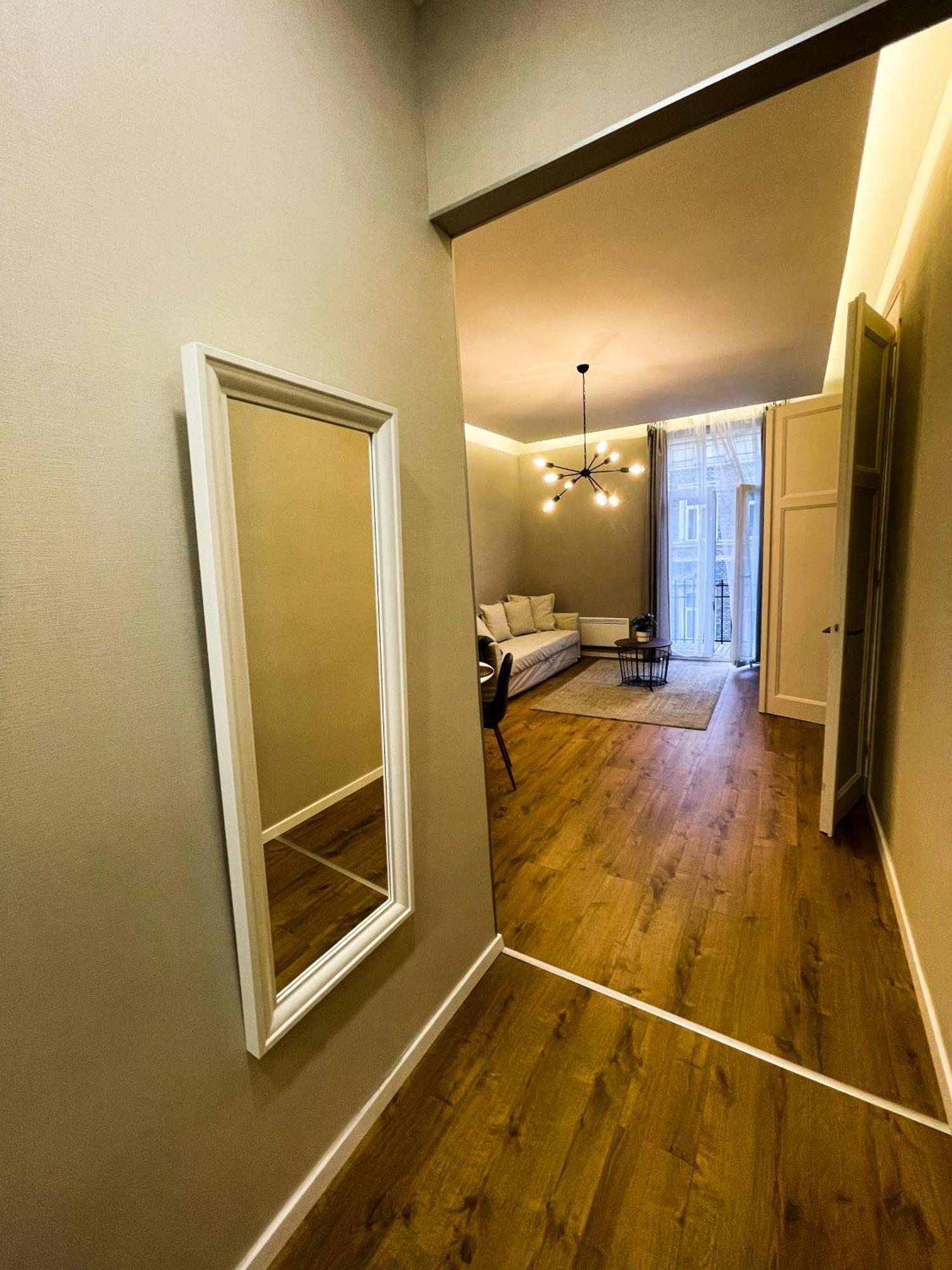 City Center 2, Cozy And Modern 2Br In The City Center Budapest Kültér fotó